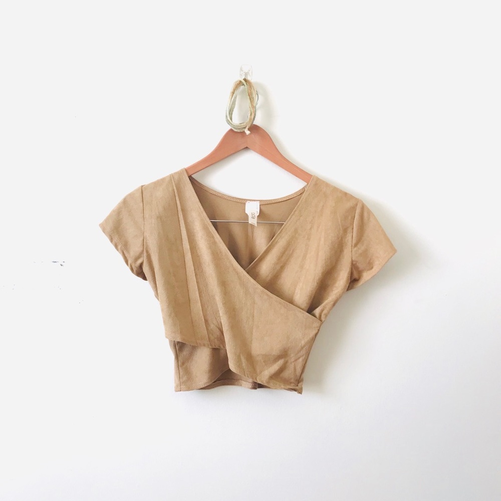 NEW Cacia Criss Cross Short Sleeve Crop Top